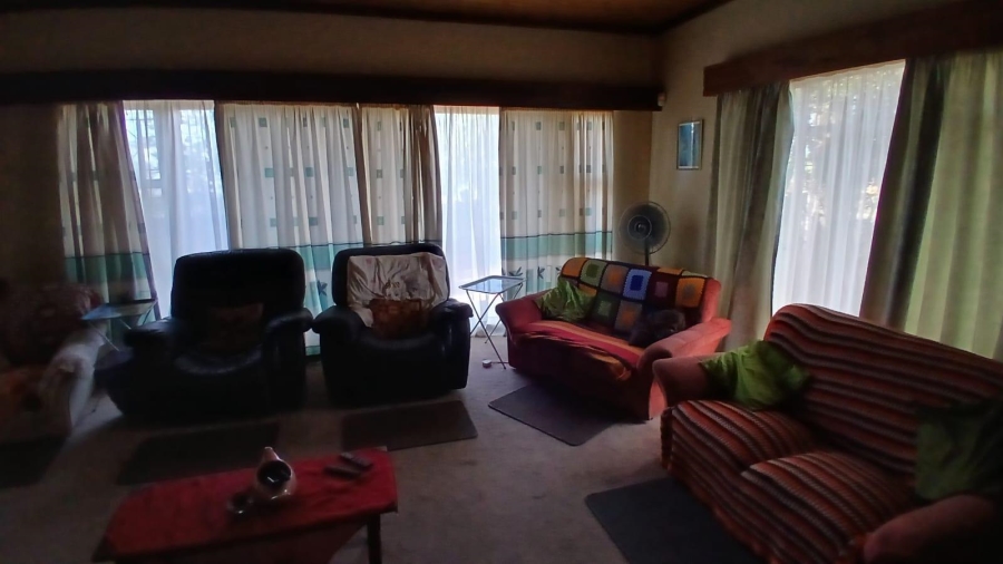 4 Bedroom Property for Sale in Fleurdal Free State